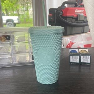 Starbucks grande cold cup